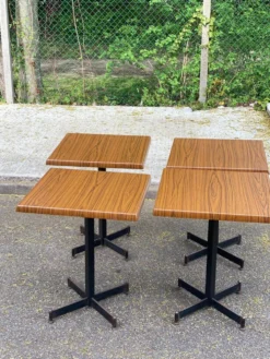Table de bistrot carré en bois pied central Werzalit Bordeaux - France