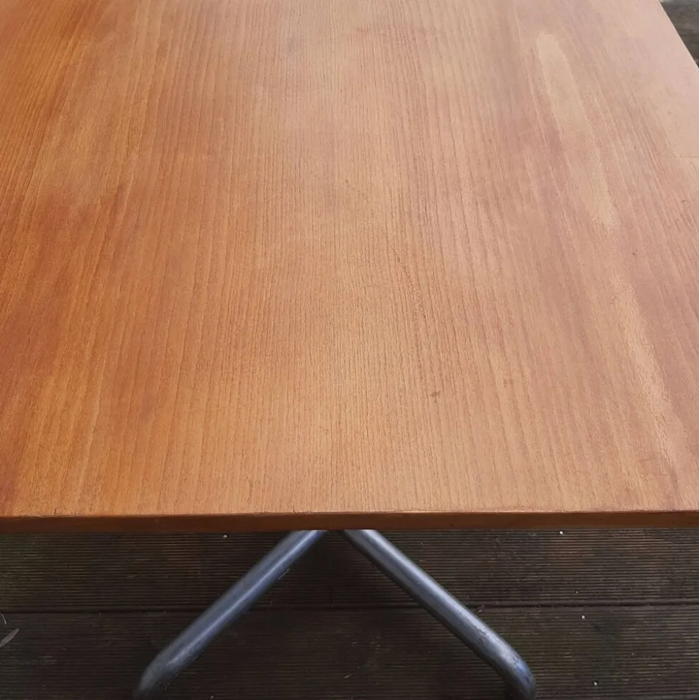 Table de bistrot carrée pieds en métal