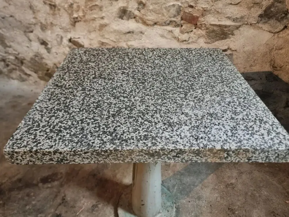 Table de bistrot de jardin industrielle avec plateau en terrazzo, France, milieu du XXe siècle