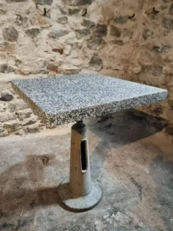 Table de bistrot de jardin industrielle avec plateau en terrazzo, France, milieu du XXe siècle