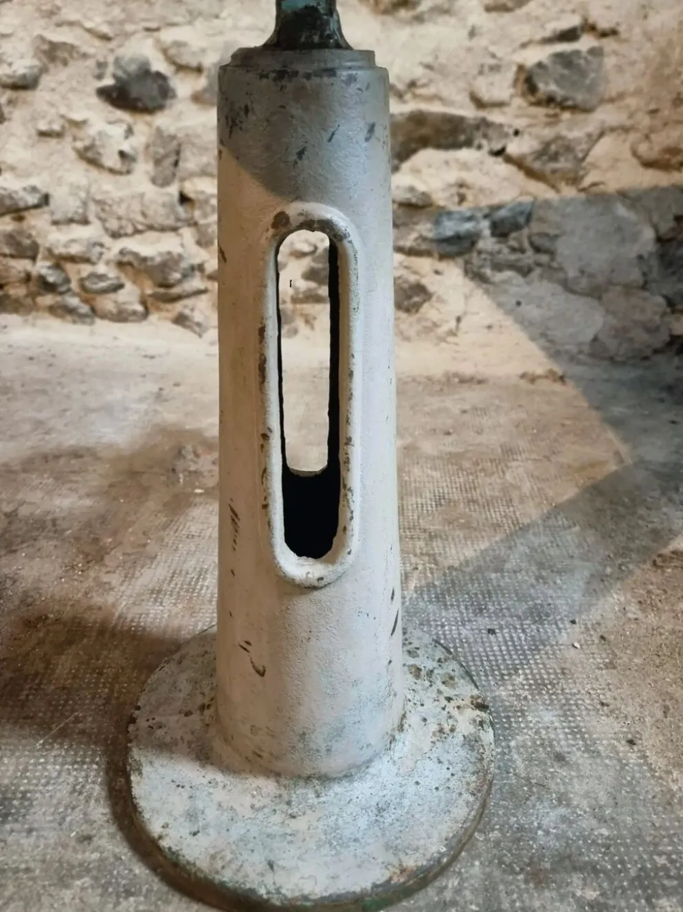 Table de bistrot de jardin industrielle avec plateau en terrazzo, France, milieu du XXe siècle