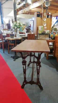 Table de bistrot dessus bois pieds fonte