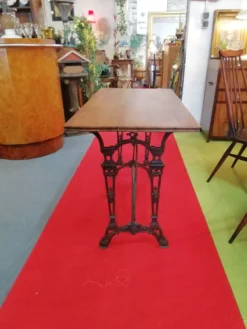 Table de bistrot dessus bois pieds fonte