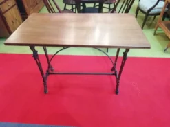 Table de bistrot dessus bois pieds fonte