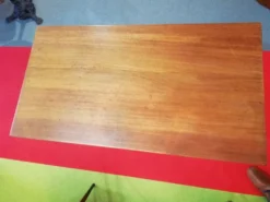 Table de bistrot dessus bois pieds fonte