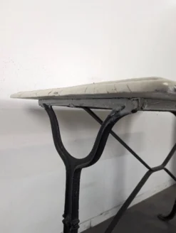 Table de bistrot en bois
