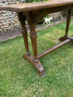 Table de bistrot en bois ancienne