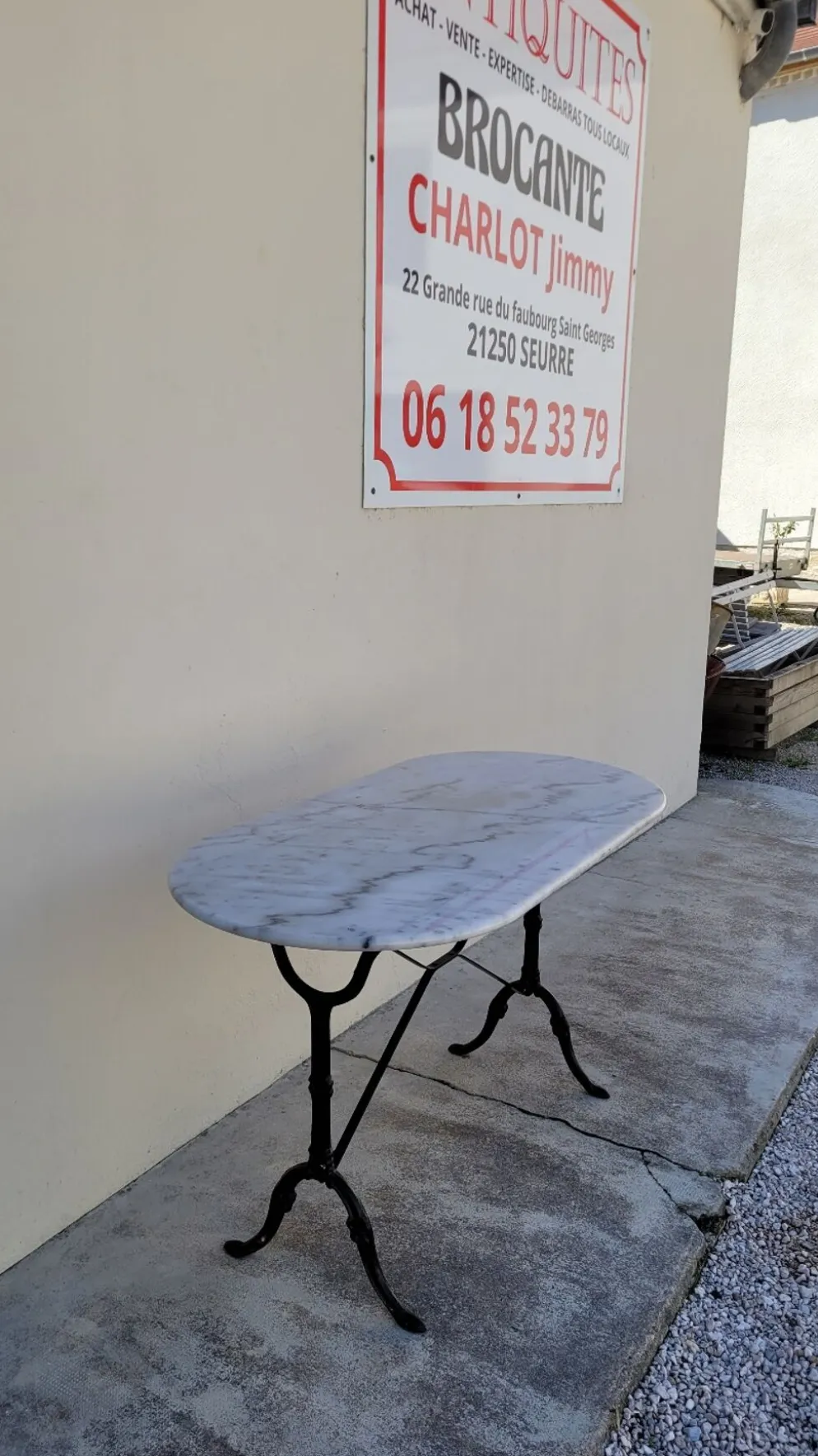 Table de bistrot en fonte et plateau en marbre ovale ancienne