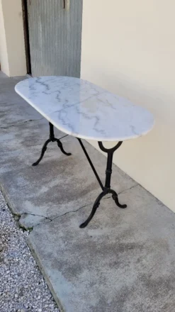 Table de bistrot en fonte et plateau en marbre ovale ancienne