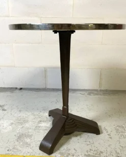 Table de bistrot en fonte Louis Vuitton