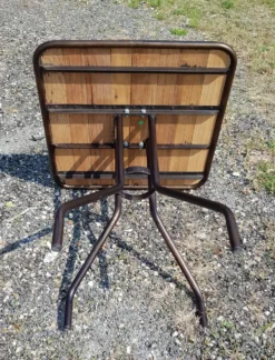 Table de bistrot en teck et fer forgé