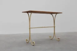 Table de bistrot française du XXe siècle avec base en fonte et plateau en chêne