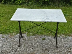 Table de bistrot Godin en fonte et marbre blanc