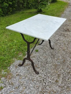 Table de bistrot Godin en fonte et marbre blanc