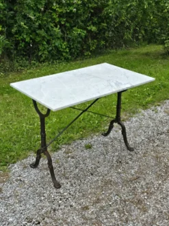 Table de bistrot Godin en fonte et marbre blanc