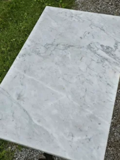Table de bistrot Godin en fonte et marbre blanc