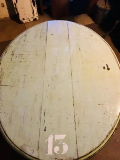 Table de bistrot ovale années 30 en joli pattine bleu légère