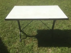 Table de bistrot pied fonte