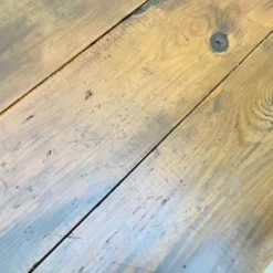 Table de bistrot pied fonte plateau bois