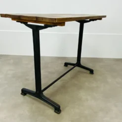 Table de bistrot pied fonte plateau bois