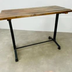 Table de bistrot pied fonte plateau bois