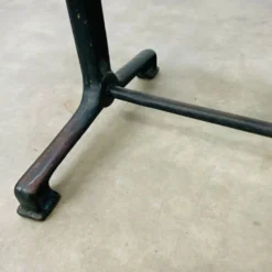 Table de bistrot pied fonte plateau bois
