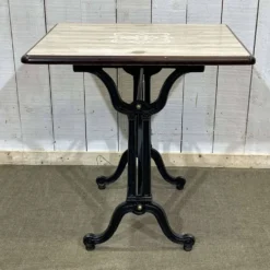 Table de bistrot piétement fonte - travail moderne