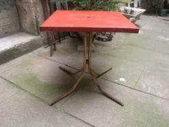 Table de bistrot, restaurant carré en métal année 1950,1960