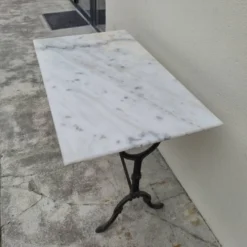 Table de bistrot restaurant en fonte et marbre ancienne