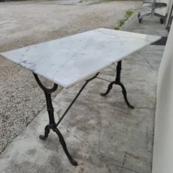Table de bistrot restaurant en fonte et marbre ancienne