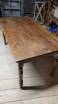 Table de bistrot restaurant en chêne massif ancienne, 1900s -1m53