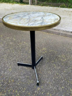 Table de bistrot ronde pied central effet marbre doré et acier noir 60cm