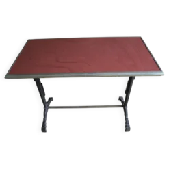 Table de bistrot rouge