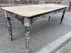 Table de bistrot sapin