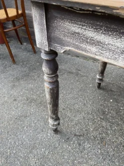 Table de bistrot sapin