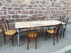 Table de bistrot sapin