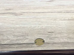 Table de bistrot - travail moderne, piétement en fonte