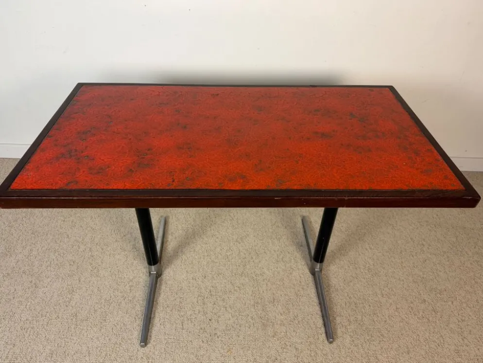 Table de bistrot vintage céramique rouge orangé
