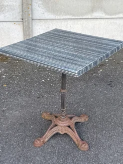 Table de bistrot vintage piétement en fonte