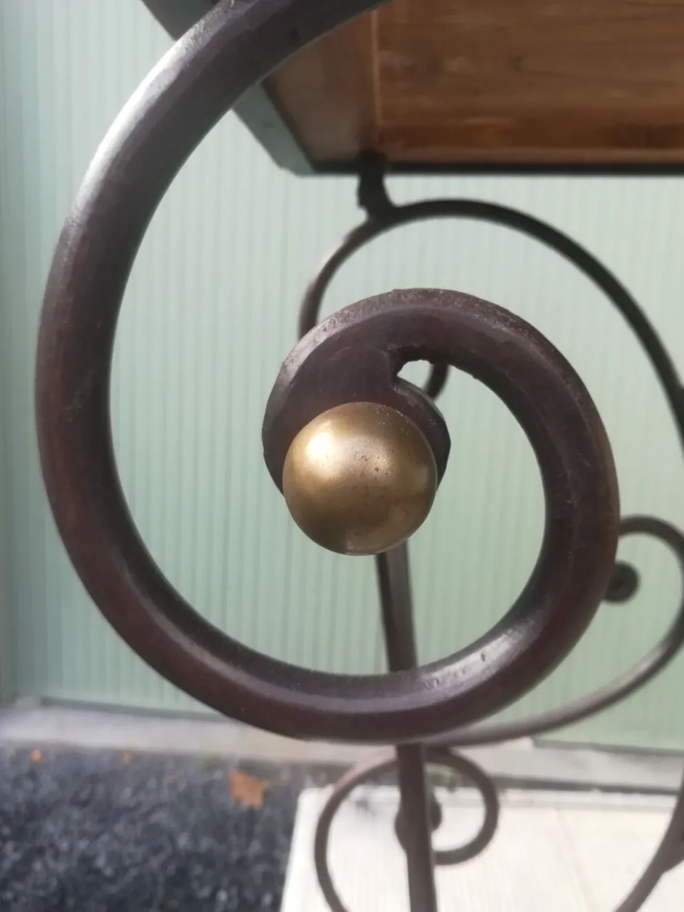 Table de boucher en fer forgé et bronze