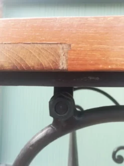 Table de boucher en fer forgé et bronze