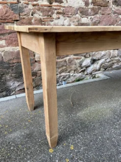 Table de café, bistrot alsacienne en sapin naturel brut, 1930