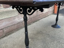 Table de café bistrot brasserie vintage 1890-1910 fonte & sapin