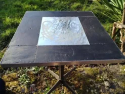 Table de café revisitée avec un miroir Sablé