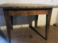 Table de campagne/table de bistro années 1900 dans sa pattine
