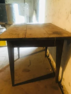 Table de campagne/table de bistro années 1900 dans sa pattine