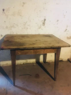 Table de campagne/table de bistro années 1900 dans sa pattine