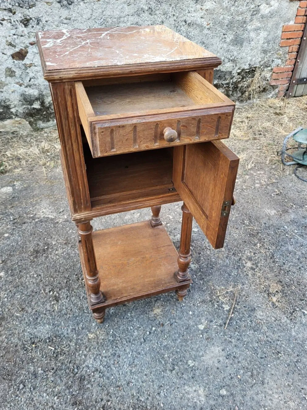 Table de chevet