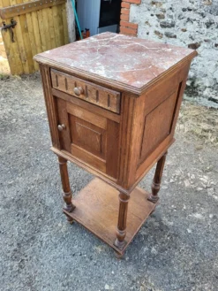 Table de chevet
