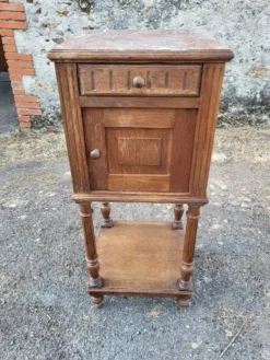 Table de chevet